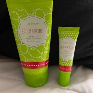 Mary Kay Apple & Pear Body Lotion & Lip Balm Gift Set New In Box